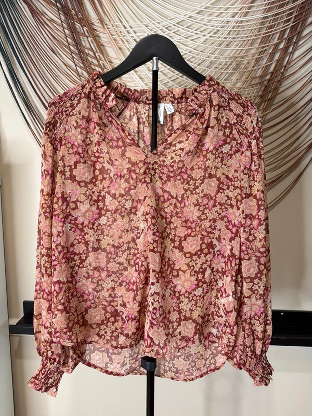 Joie sheer floral V-neck top EUC XS 3293